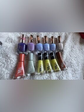 Mixed Nail Polish Bundle — Sally Hansen & Color Me Pastels + Brights